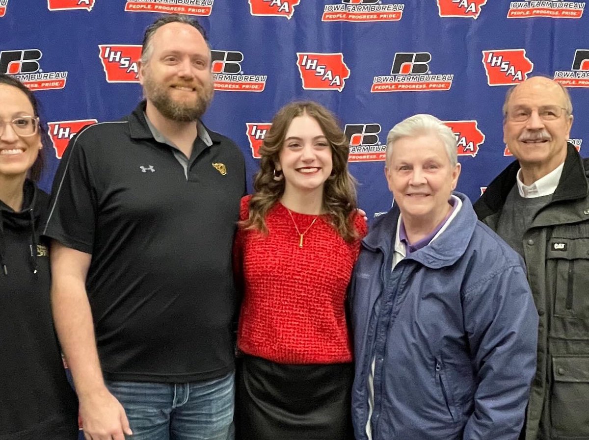 JHS Junior, Aubrey O’Leary sang the National Anthem at State Wrestling this morning! Congrats on being selected for this honor! ❤️💙🤍
