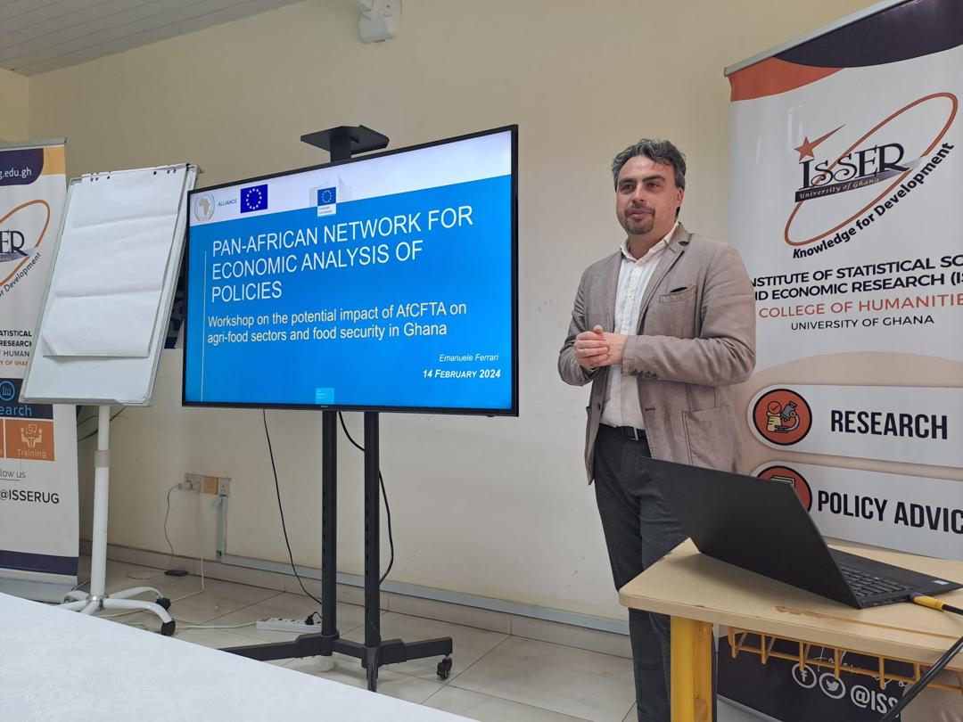 EuropeInGhana's tweet photo. EU 🇪🇺 Directorate-General for Agriculture and Joint Research Centre (JRC) in  Ghana 🇬🇭 to implement EU-Africa rural transformation agenda 
🌍🌾

Strong interest to strengthen rural food supply chain in Africa.
#aueu4agri #GIs #panap

Discover more here⤵️
https://t.co/4BI66DLz7r https://t.co/eQPkfy0cIu