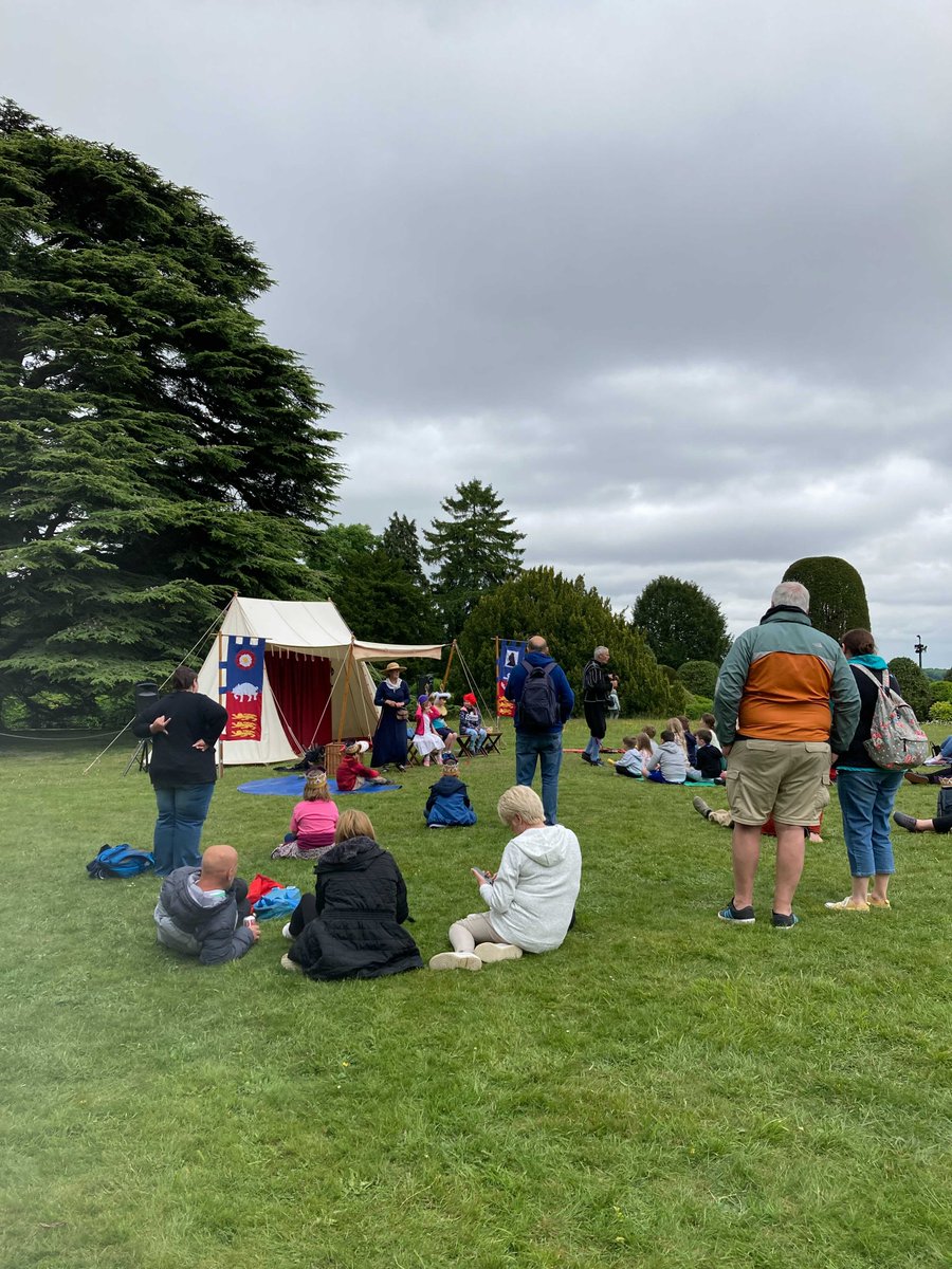 The week may be almost over but we've still got two more days of Half Term History Makers! 🎉

Be the star of the show as our historic performers recreate the fun and chaos of flamboyant Georgian pantos.

Find out more 👉 tinyurl.com/brodsworth-feb…