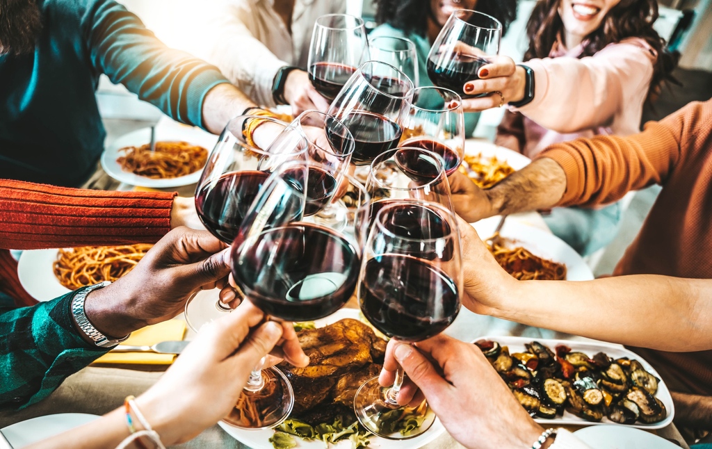 Great wine, good food and good friends. We can’t think of a better way to spend the weekend. Can you? Grab a bottle of exceptional fine wine at Friarwood and start the weekend in style. #weekendwine #finewines #exclusivewine