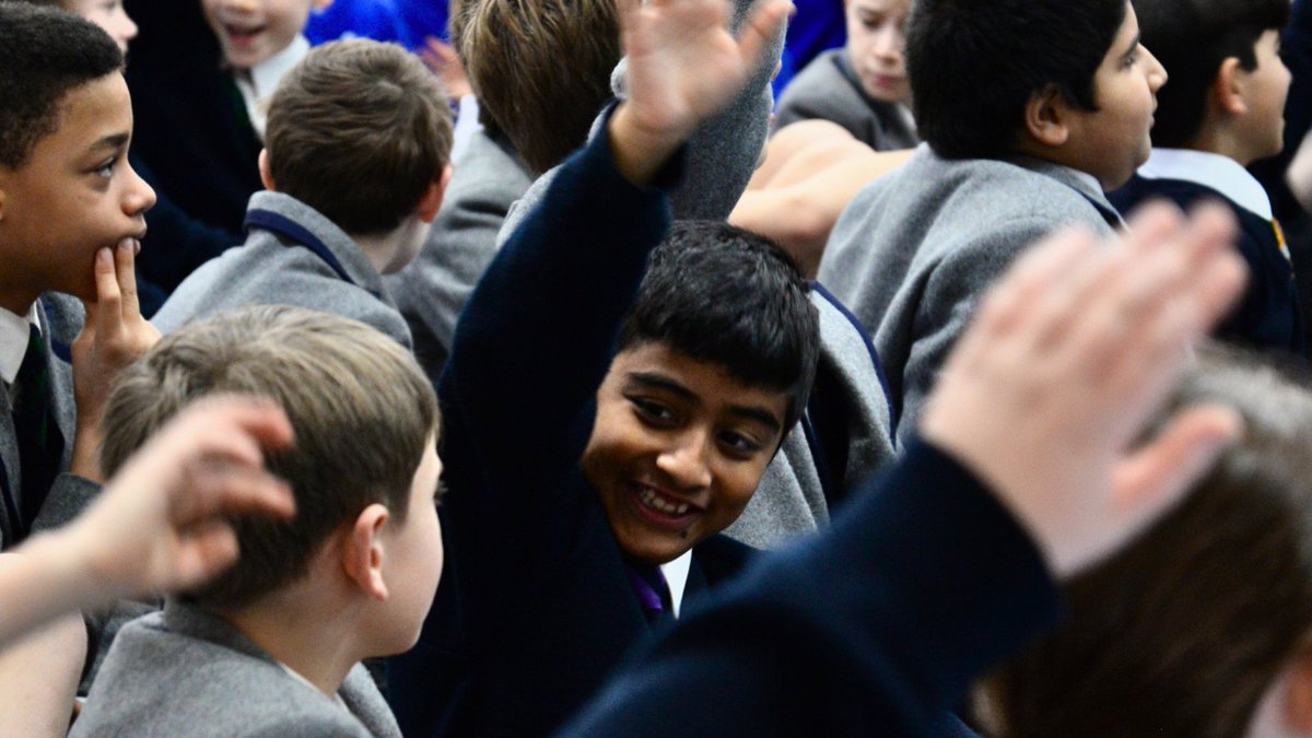 BSCLibraries's tweet photo. Children's author and magician, @rosswelford , gave this year's Festival a magical end with some fantastic magic tricks and lively discussion of how to create a story for ours and local Years 5 and 6 pupils! https://t.co/7FmDXVUsFe