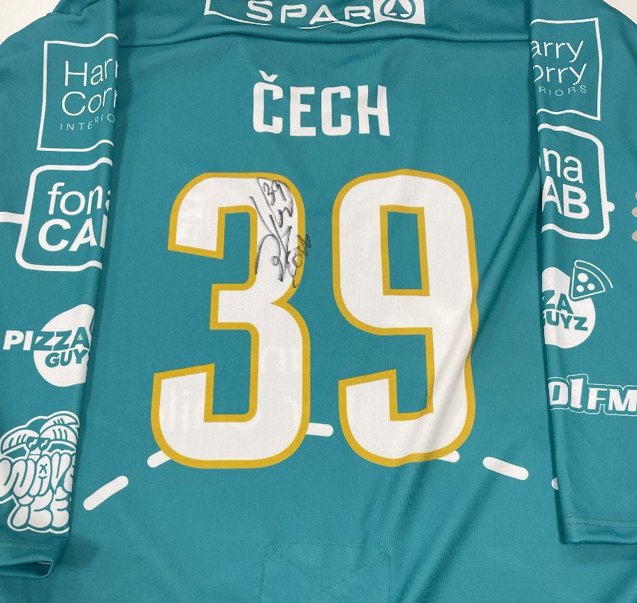 💥 RAFFLE ALERT 💥 At the beginning of this month your Stena Line Belfast Giants played in a Cancer Fund For Children game night at @SSEBelfastArena. Our friends at @AVFTB are running a GIANT raffle to raise further money for @CancerFundChild. (1/2)
