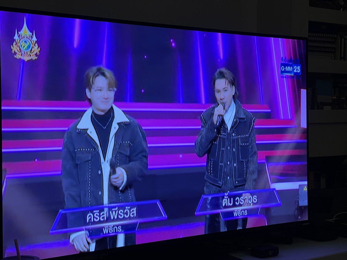 Poon_KPWorld's tweet photo. The Golden Singer รอบ Final เทปรีรันมาแล้วววว!!! เปิดเลยยๆๆๆ ช่อง GMM 25 นะคะ #TheGoldenSingerFinal #KristPerawat @kristtps https://t.co/MHfKMd90ry