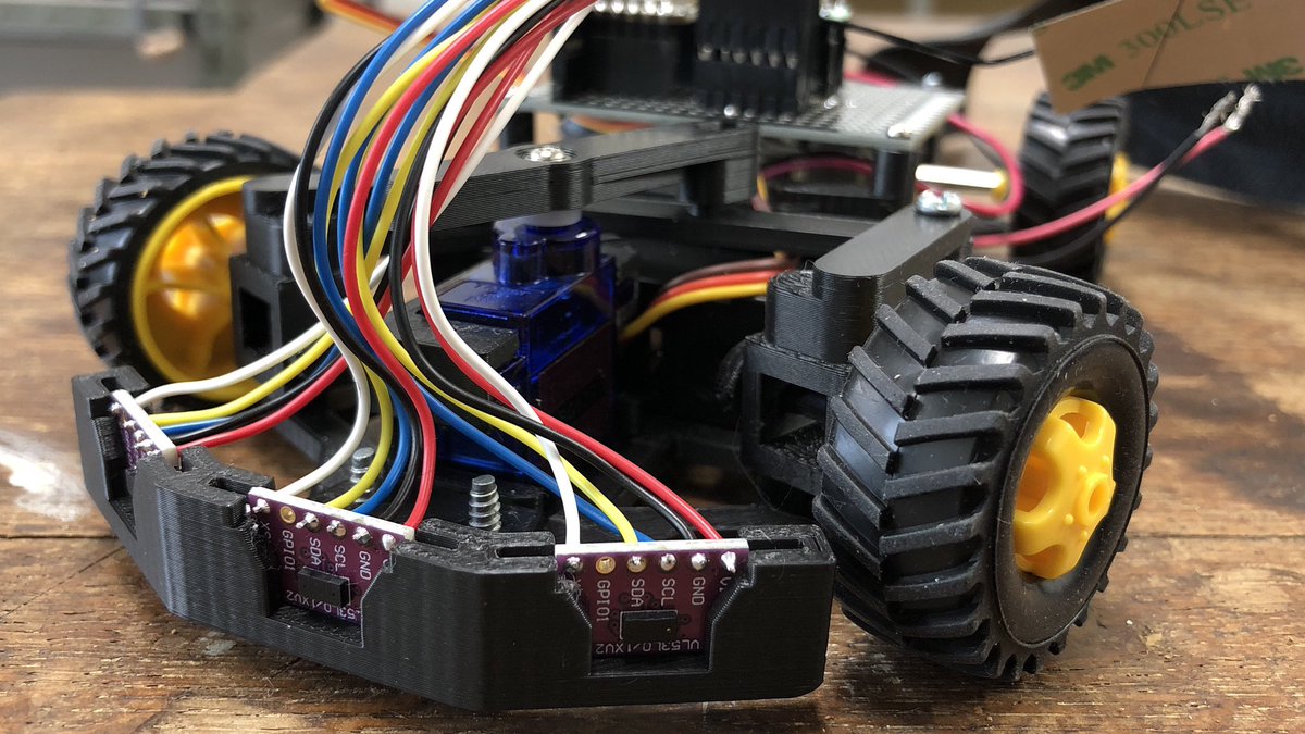 404backG's tweet image. RumiCar-C3に、測距センサーのVL53L0Xを3つ取り付けました！
次は自動運転できるようにプログラムを書こうかなと。

I2C通信なので、XIAOシリーズでもピンが足りています。
配線の方が邪魔な気が...

今日のデジもく会に持って行きます。
dezimoku.connpass.com/event/309785/
#3Dプリンター #seeed