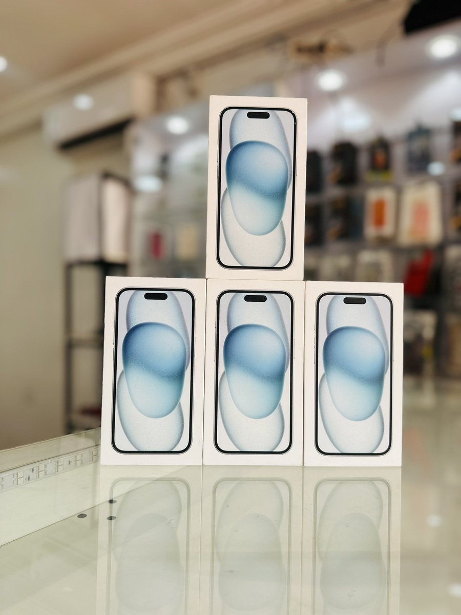 PhonesCelebrity's tweet photo. iPhone 15 128gb Physical sim Unlocked …..*10500gh* https://t.co/WqRgkgqC0k
