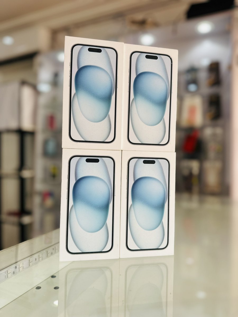 PhonesCelebrity's tweet photo. iPhone 15 128gb Physical sim Unlocked …..*10500gh* https://t.co/WqRgkgqC0k