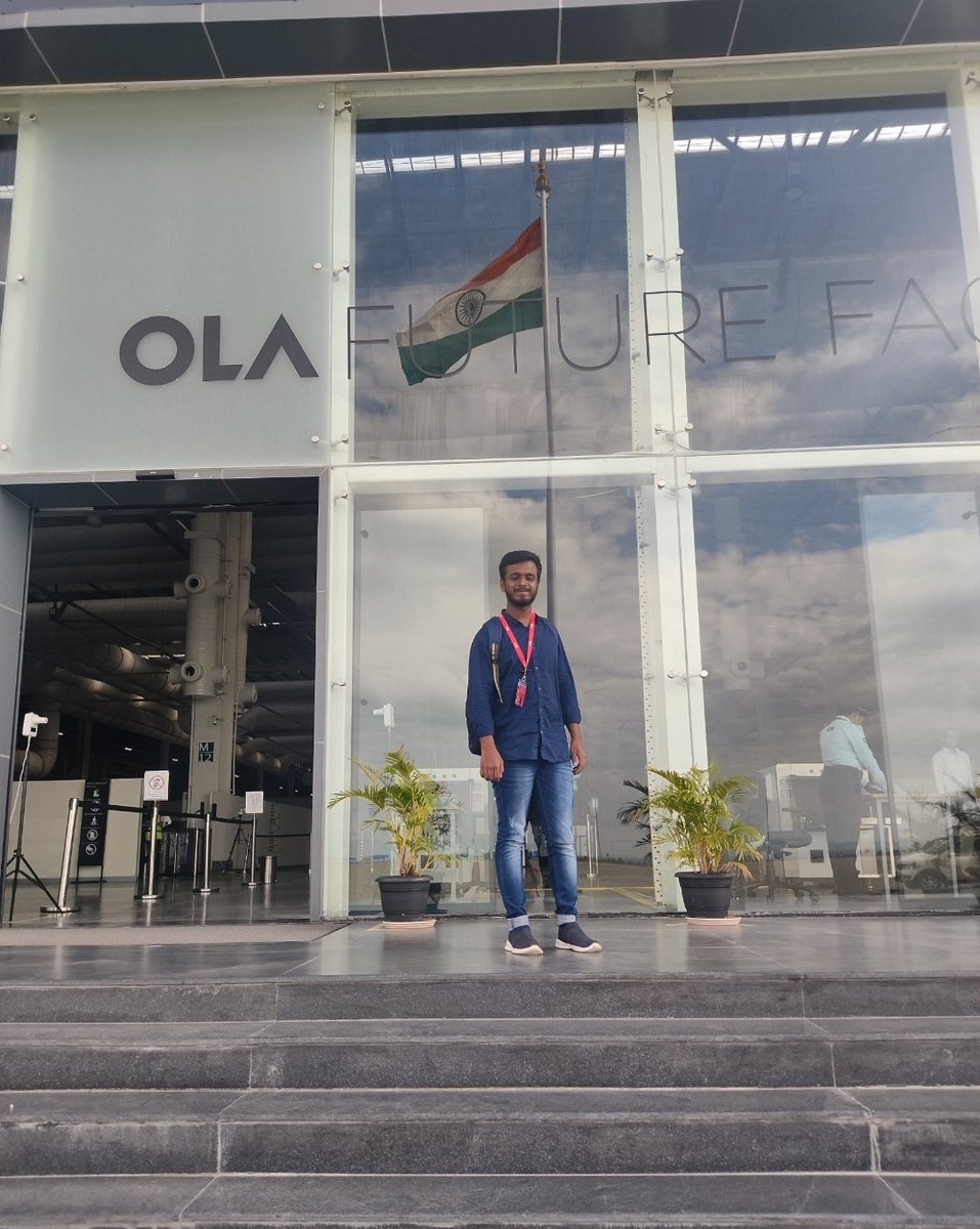 sharusalauddin's tweet photo. Being newly appointed here, this ola factory was my first Visit Explained all the benefits of ESIC for the employees covered in esic ,This is best example of Women Empowerment @bhash #olafuturefactory
@OlaElectric https://t.co/XKumJZkbvI