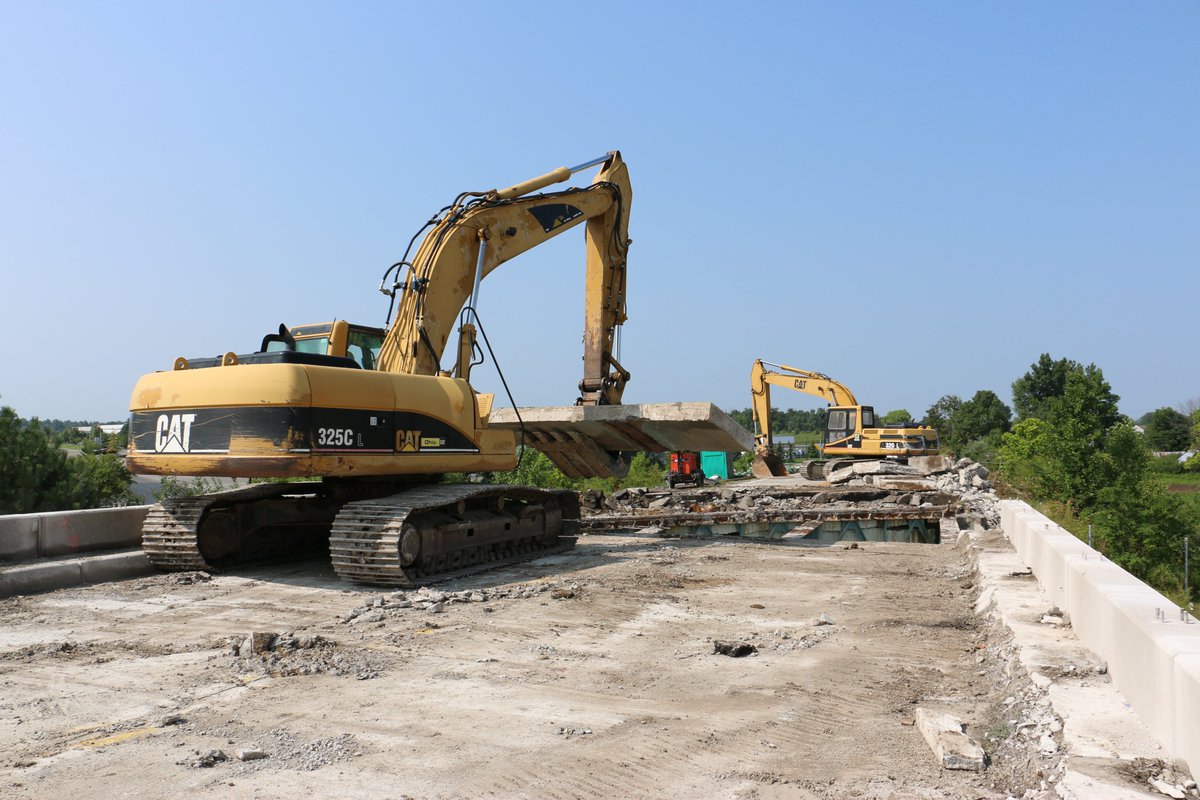KencoAttachment's tweet photo. Our Slab Crab is not for the faint of heart. 

#slabcrab #kencoattachments #liftheavyliftbig #demolition https://t.co/hD2WPlsVG5