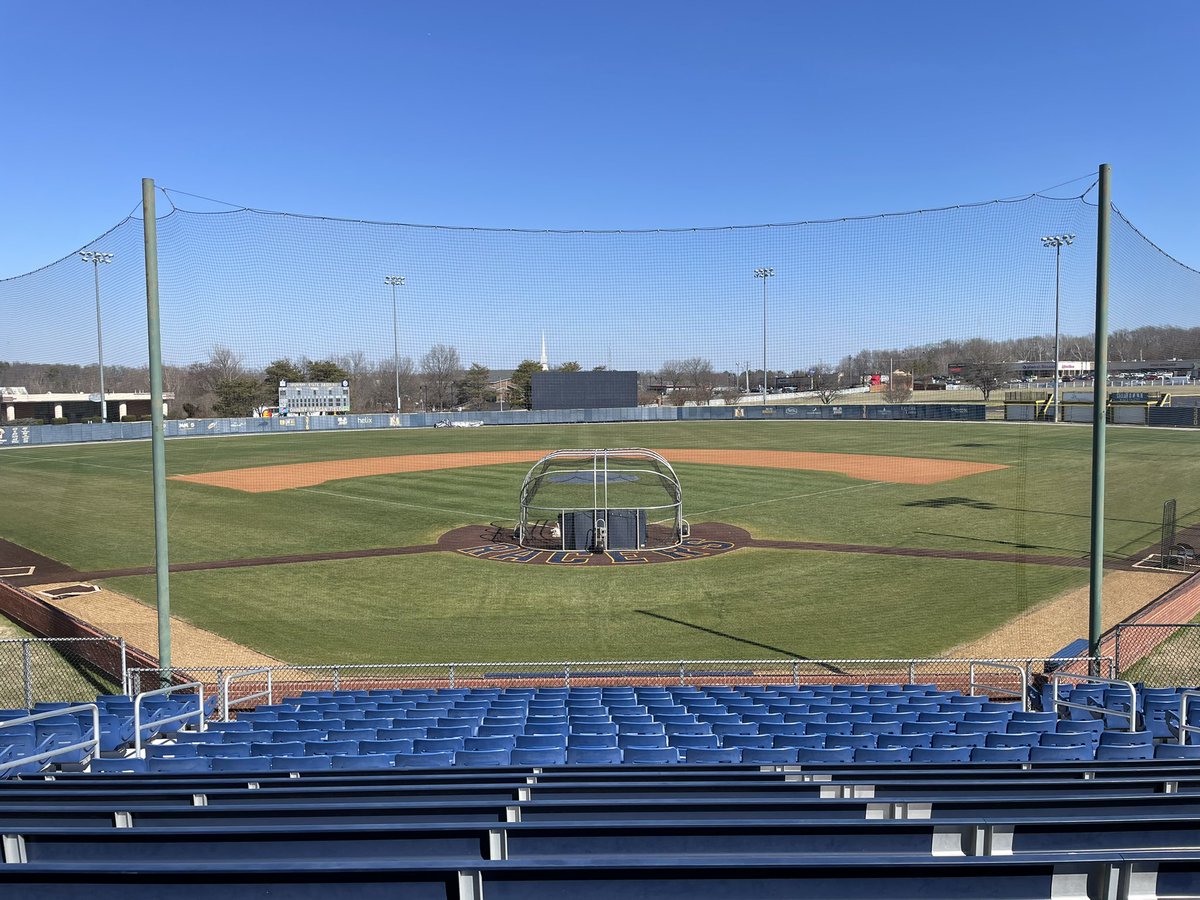 Balakaymoore's tweet photo. If you know me, you know I love college baseball. Since I’m not in Hattiesburg anymore, I had to find the nearest university to get my fix. It’s not The Pete, but it will do! Oh, and thank goodness for ESPN+. Happy Opening Day! #murraystatebaseball https://t.co/NNcEyr2tiZ