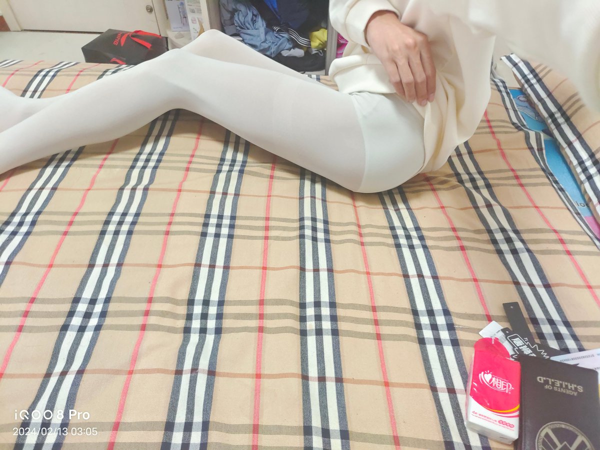 Deadyang2's tweet photo. 情人节补发捏 #白丝 #男 https://t.co/hp38oXup9p