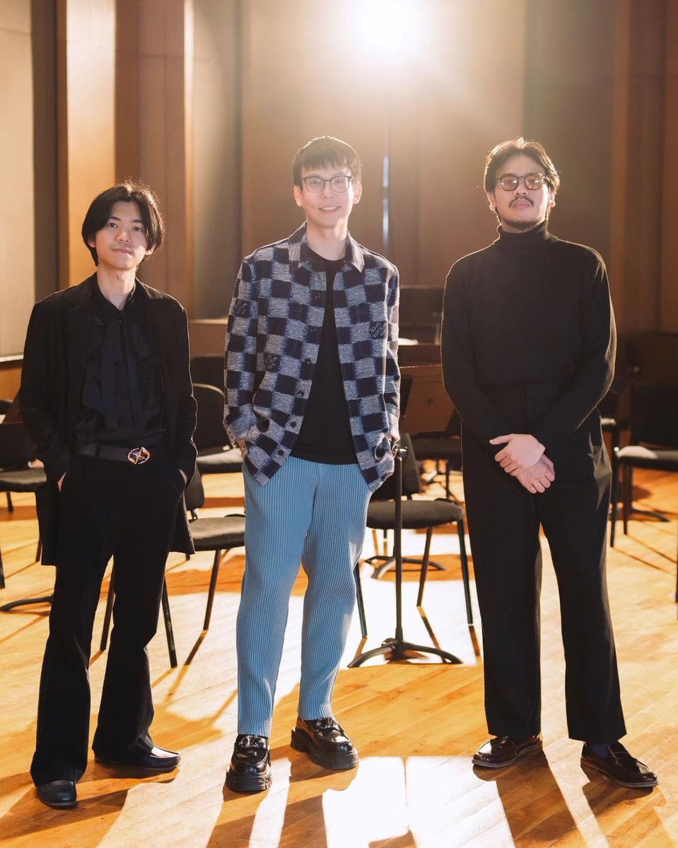 itsbecfreen_'s tweet photo. "1 song, 1 producer, 3 arrangers.

the loyal pin's first OST will be worth the wait." 

CRYINGGGGGG

#TheLoyalPin #ปิ่นภักดิ์ https://t.co/qow4aCmBHp