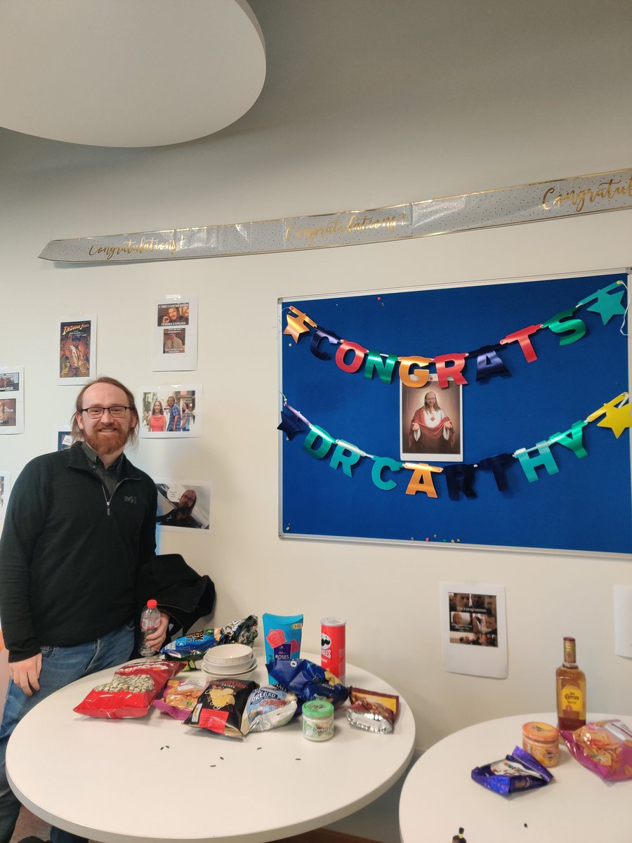 SarahjanePower8's tweet photo. Big congratulations to @BatSamC who just passed his viva! Great work and big celebrations tonight🎉🎊🎉🎊
@GenomicsCRT @UCDSBES @ucdscience @BatLabUCD https://t.co/W93nyljJhL