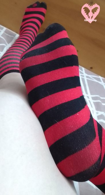 Today I felt like giving you a bit of close up of my feets uwu #kneesocks #feet #feetworshi̇p #Femboy<a href="/tag/feet"class="tags"><span>#feet</span></a><a href="/tag/kneesocks"class="tags"><span>#kneesocks</span></a><a href="/tag/feetworship"class="tags"><span>#feetworship</span></a><a href="/tag/femboy"class="tags"><span>#femboy</span></a>