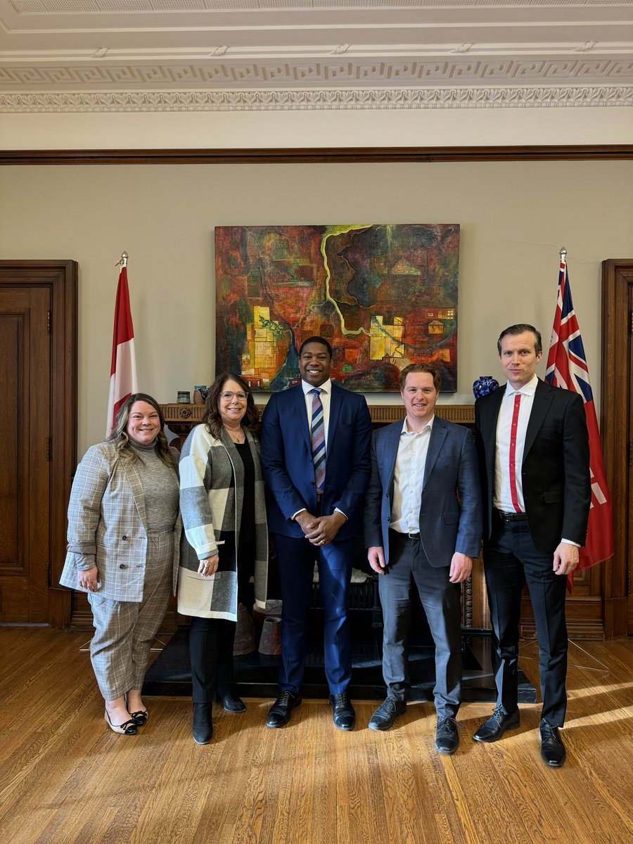 Thank you to Minister Jamie Moses (@jmoses6) for taking time to meet with our team today. Provided an update on our recent work and had a positive discussion on the value of agriculture as Manitoba’s trade advantage. #agriculturematters