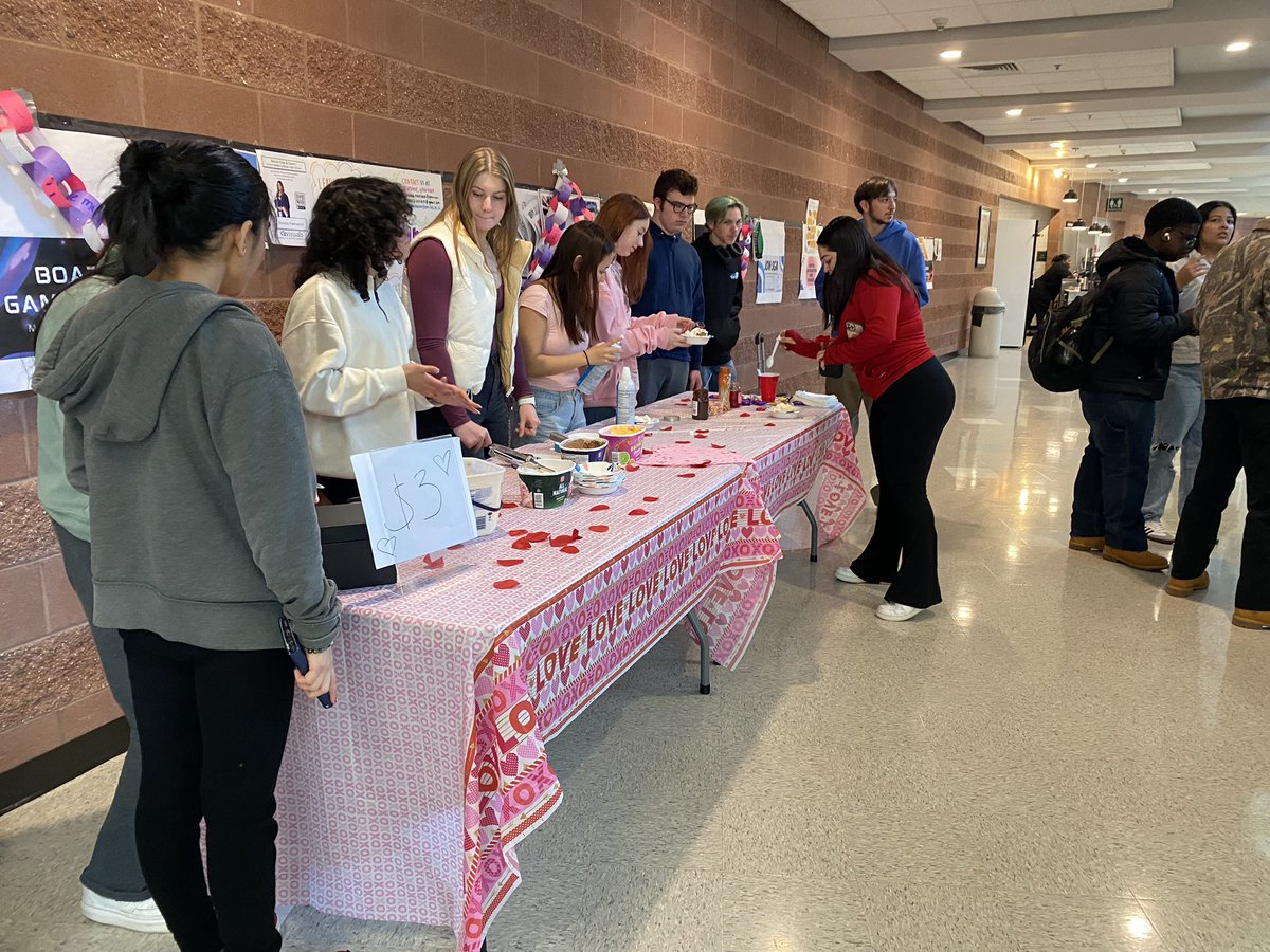 LevineHigh's tweet photo. Spreading the love on Valentine’s Day! https://t.co/snJ4wYzADL