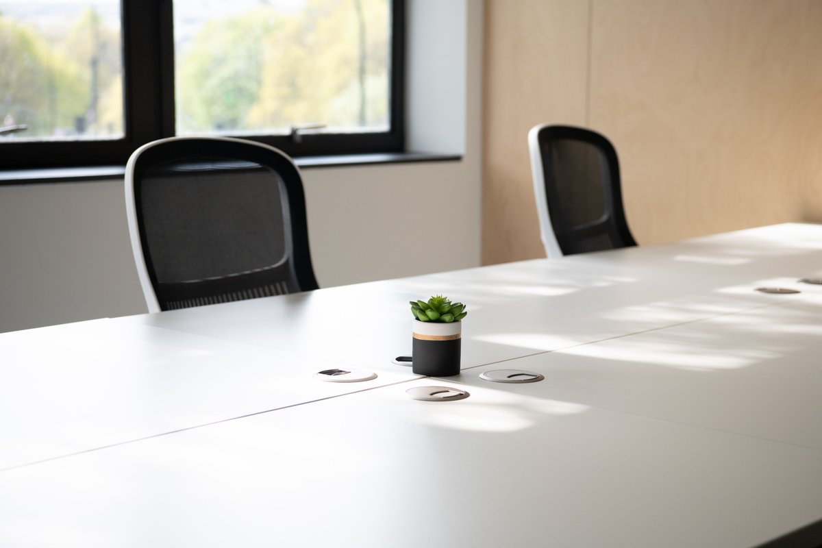 WizuWorkspace's tweet photo. If you're looking for a workspace that ticks all the boxes✅

Our triple-threat workspace (a cafe and a gym in the building!) in Sheffield could be for you👀

📣 ANY office space currently available for just £250 per desk on a 12-month term📣

(ends March 31st!)

#officestorent https://t.co/L8Z57qLAjB