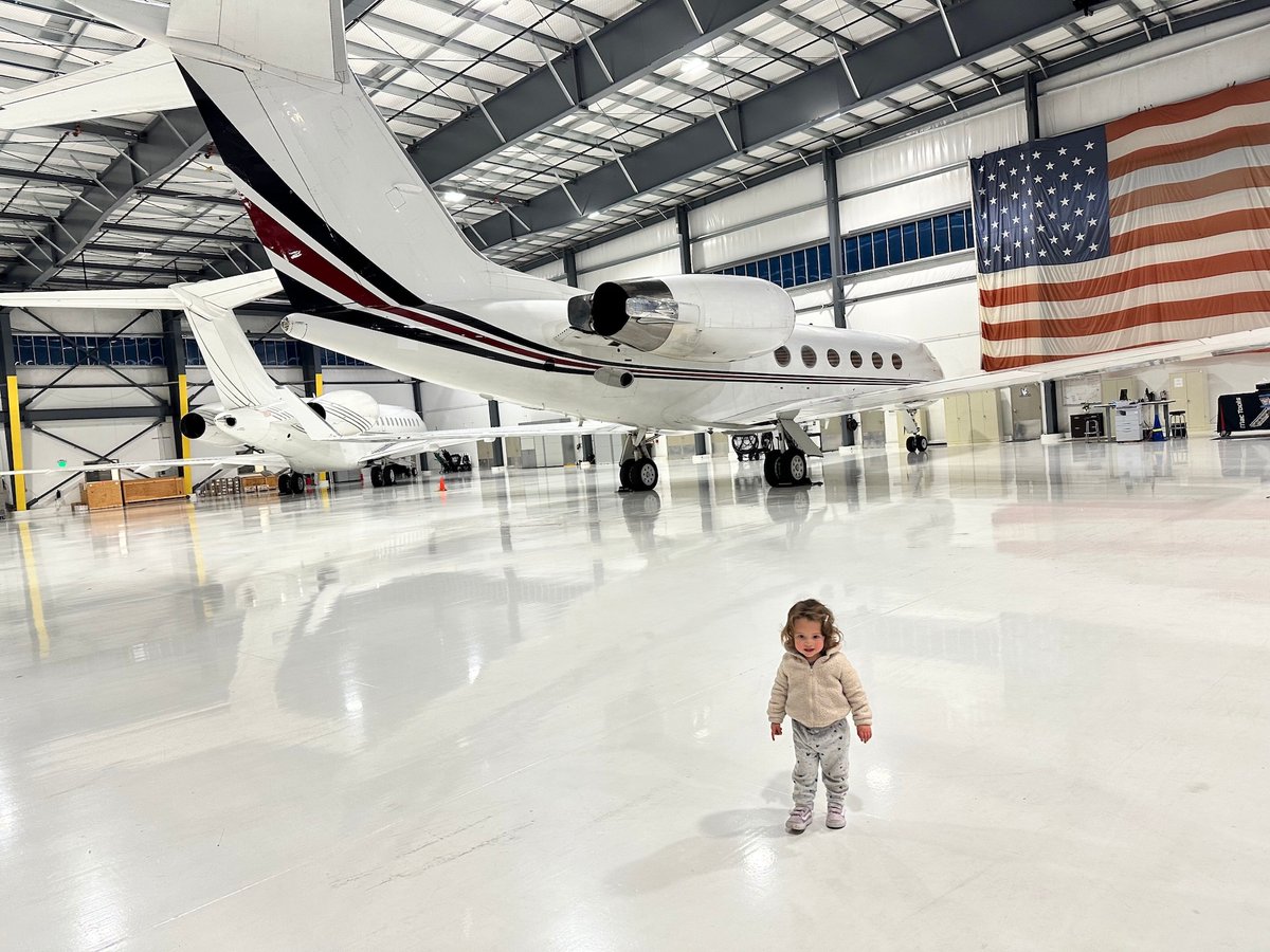 🎀🛩️ Girls in Aviation Day with <a href="/Pegjet/">Pegasus Elite Aviation</a> + this insanely cute mini member of our Aeroplex family 💖

#girlsinaviation #pilotlife #airport #womeninaviation #futurepilot #aviationlove #youngaviators #femalepilots