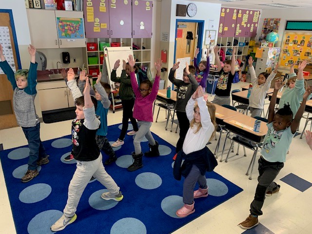 SpringCityRAMS's tweet image. February is National Heart Month! Mrs. Johnson incorporated a wellness mindfulness brain break  by having her class do yoga! Yoga combines exercise, relaxation, balance and deep breathing. The students were so into it! #MUSCboeingcenter#HeartMonth#SmallSchoolBIGheart