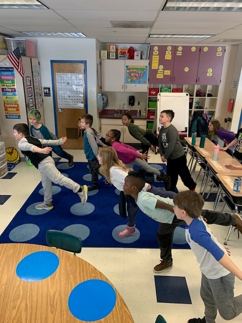 SpringCityRAMS's tweet image. February is National Heart Month! Mrs. Johnson incorporated a wellness mindfulness brain break  by having her class do yoga! Yoga combines exercise, relaxation, balance and deep breathing. The students were so into it! #MUSCboeingcenter#HeartMonth#SmallSchoolBIGheart