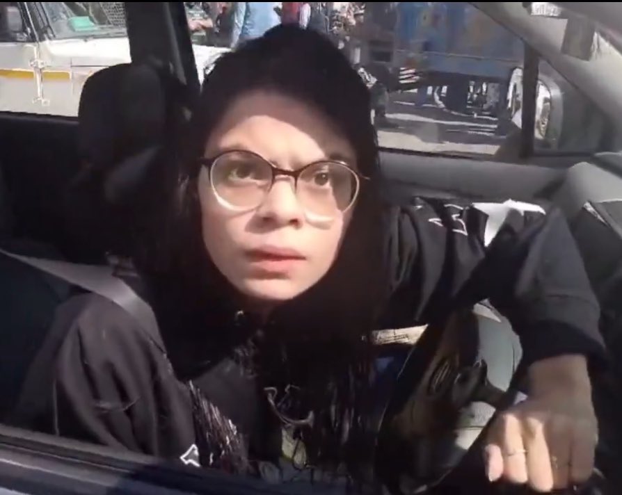 ThePlacardGuy's tweet image. This is the face of resistance 

Bravo ma’am