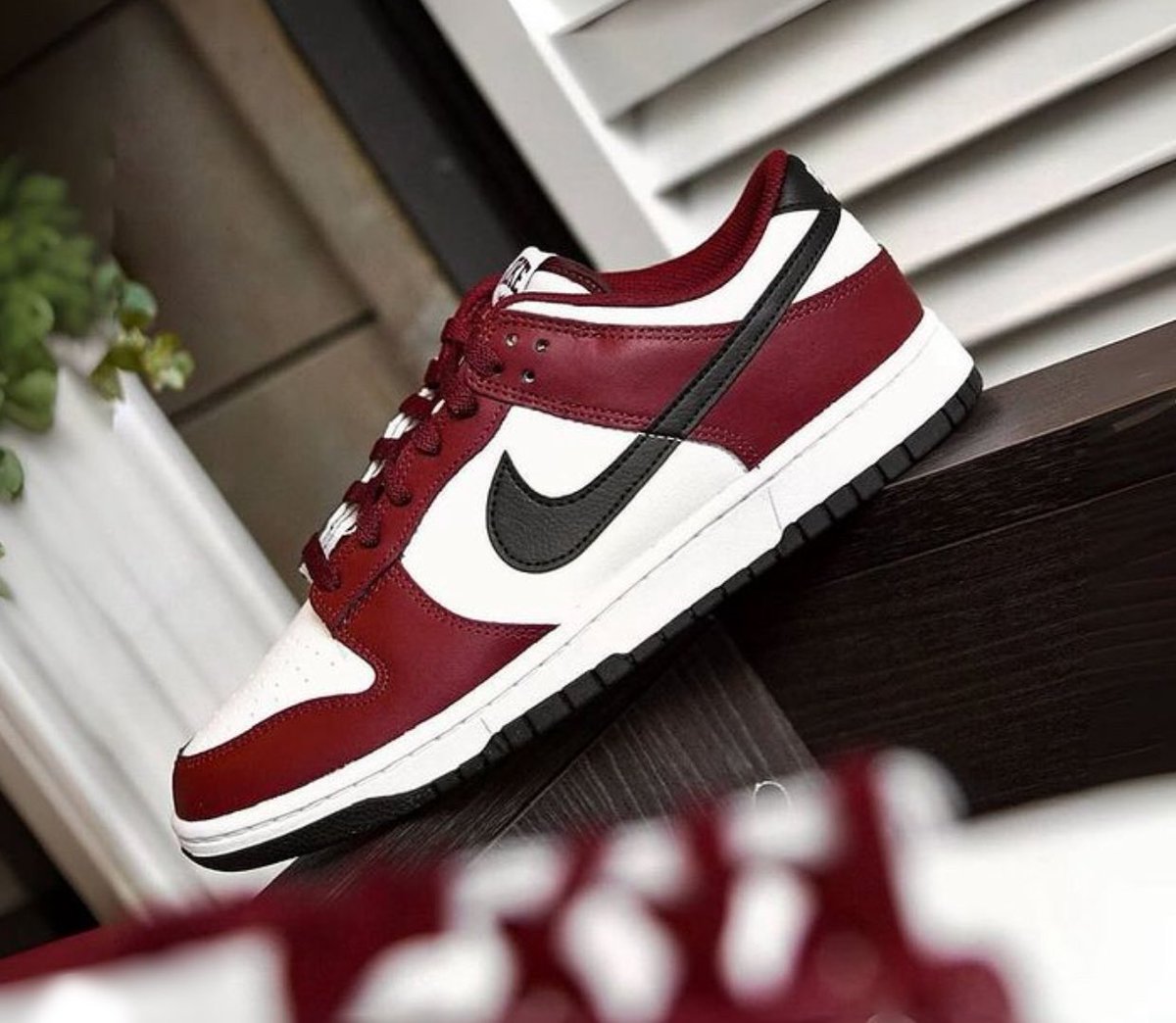 nike dunk low team red bordeaux