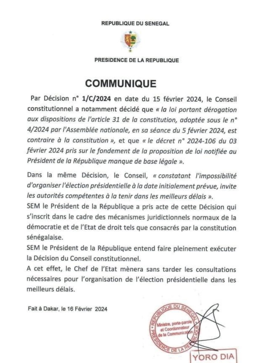 hadyba_'s tweet photo. Traduction : "le Président de la République constate l'existence de limites l'empêchant de transformer le Sénégal en dictature et s'en accommode avec regret." https://t.co/Hy7hVHwziT