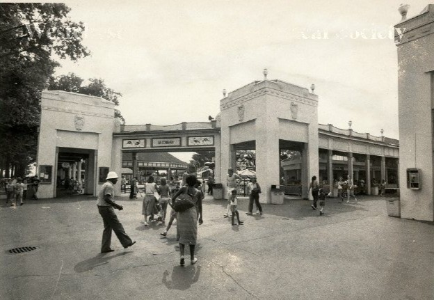 playland_park's tweet photo. A moment in time 🕰️ at #PlaylandPark #FlashBackFriday #NationalHistoricLandmark #HistoricDestination #WestchesterCounty #RyeNewYork https://t.co/OnSV71Av1e