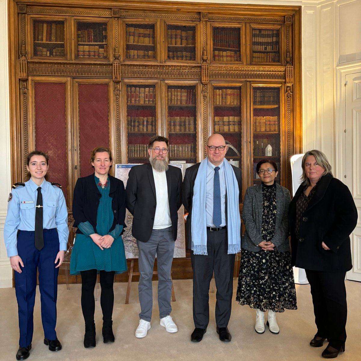 #Rencontre 📷 | Hier, François Pesneau, préfet de la #HauteVienne, a reçu Maxime Jouaud, président du réseau des #VillesAmicalesPourLAutisme, et Christelle Romanyck, responsable du pôle santé publique autonomie de l'#ARS87. 

📷 Echanges constructifs autour de la diffusion de la