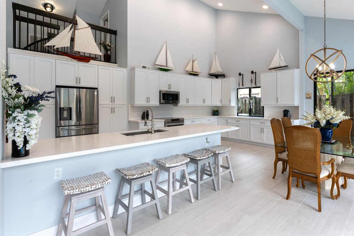 This exquisite kitchen comes from a home sold in FRENCHMENS LANDING! ✨ I had the privilege of representing the seller🔹The white reflects light, making your kitchen feel more spacious and inviting. They offer a clean and sophisticated look that can suit any home decor style.