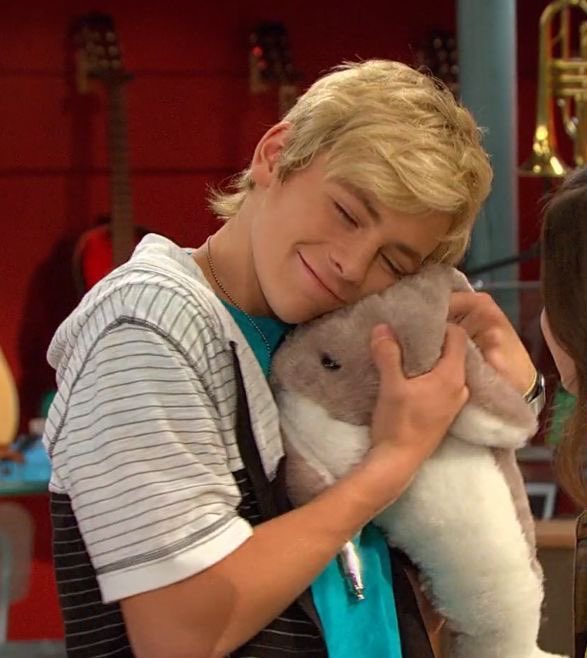 winchester_bf's tweet photo. reply with a 🥬and ill give u a character theme!
 
i got characters i loved as a kid

2/4 played by ross lynch iktr https://t.co/hRMXyEds58