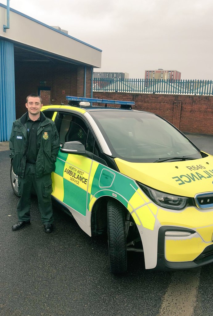 Thanks to all @NWAmbulance clinicians who have trained to deliver #PARAMEDIC3 @researchaw visited Merseyside sites to raise awareness of the trial Paramedic, Craig (R), has played an important role in contributing to @NIHRresearch, helping to improve patient care in the future