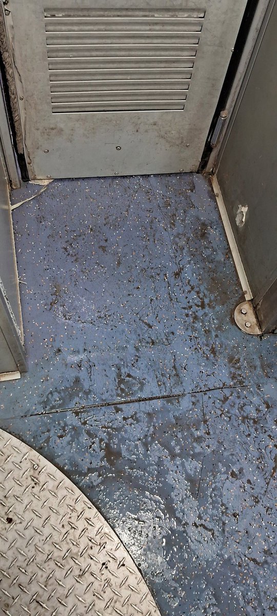 murthy_nsr's tweet photo. @gmscrailway @SCRailwayIndia
17015 Visakha Exp from Bhubaneswar to Secunderabad... B4 Entrance is very dirty and stinking. No housekeeping staff available on board. Concerned personnel may pl arrange for proper cleaning in Vijayawada. Tks &amp; reg, Prof. NSR Murthy. https://t.co/pzEDLG6sHr