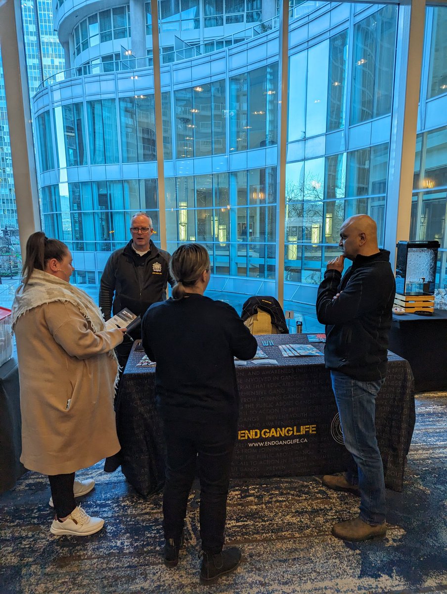 We're at the @Safer_Schools Guns & Gangs Symposium speaking to attendees about #endganglife and the resources provided by the @CFSEU_GIET Come by and visit us! #gunsandgangs #vancouver #cfseubc #GG2024 🔗endganglife.ca