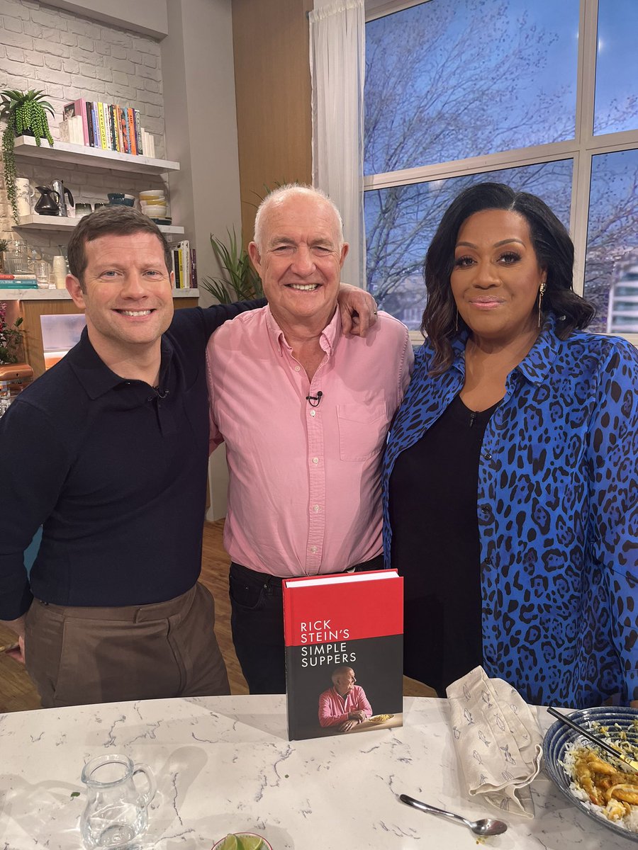 EllieAuton's tweet photo. Lovely start to the day with @Rick_Stein cooking up a prawn curry on This Morning 🍤 https://t.co/hYi2pni9P7