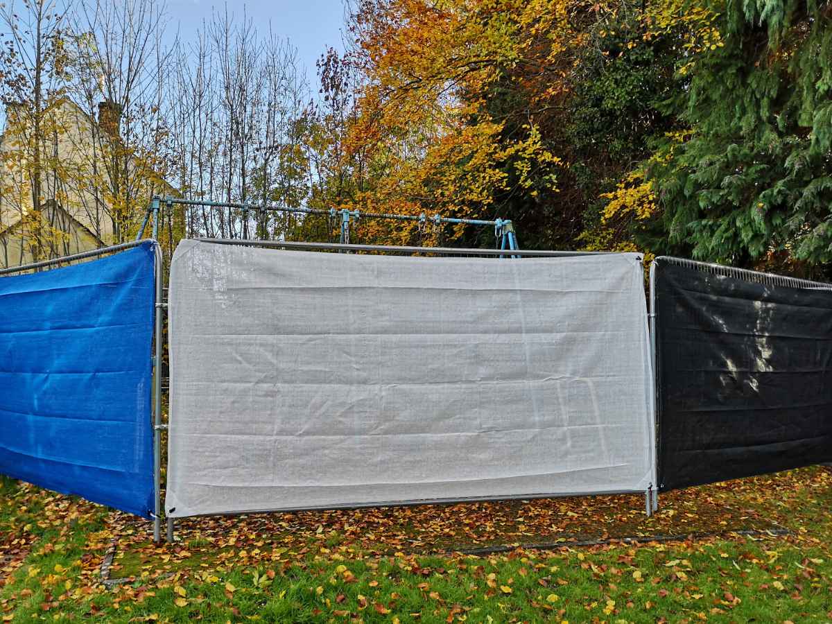 TarpezeSales's tweet photo. Fence netting in different colours and sizes. In stock and ready to go! https://t.co/FoZiTYuKT9 https://t.co/c3jf0WZi7p