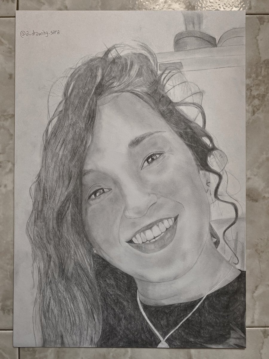 a_drawing_sara's tweet photo. Simone mi ha scelta per fare un regalo speciale alla sua amica Rocio ♥️🎁✨
Grazie per la fiducia e la stima! 💪🏻😉
- Commissione 33x48 ✍🏻 -
#disegno #ritratto #drawing #portrait #emozioni #emotions #art #artwork #friends #amici #amico #amica #friend #regalo #satisfactions https://t.co/Ltop3V4ZrR
