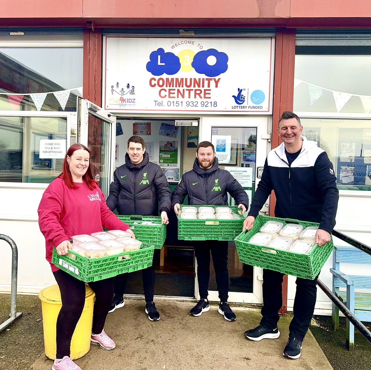 Wonderful to host @LFCFoundation U-12 PL Kicks team, who toured our operations, played in a tournament @tigerstrust, learned to cook some wonderful dishes from surplus food with @cookingmad which were donated to support the great work of @L30Community & @WhitechapelLiv 🙌❤️⚽️👏 x