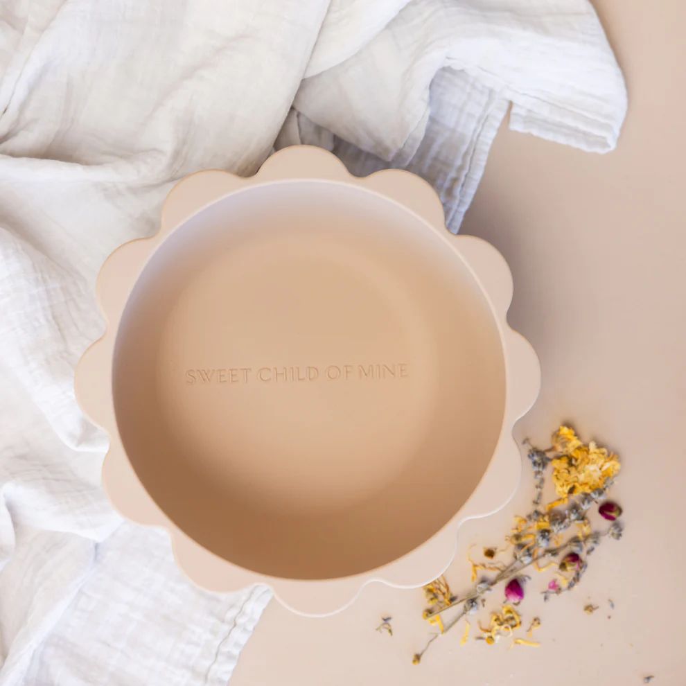 InHisHandsBirth's tweet photo. Placenta Bowl by Earthside
If you're looking to create your dream birth space this thoughtful accessory is for you! 
A heartwarming addition to your birth experience.
Available now https://t.co/7dIh27Fit8 https://t.co/jXp3XXMhxx