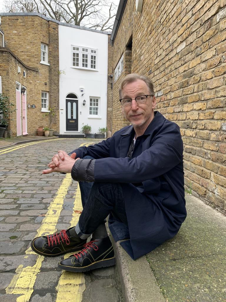 The Monkey boot (very kindly modelled here by <a href="/CrowleyOnAir/">Gary Crowley</a>) is now back in stock in both colours (Black and Oxblood) in sizes 7 to 12...

skaandsoul.com/footwear-c30/m…

#MonkeyBoot #Leather #deliciousjunction #60sfashion #BritishSubCulture