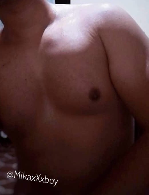 LatinxXxFox's tweet photo. What a beautiful chest I have. #Gay #Chest #xXxboy #Latin #Basque https://t.co/5YmxN4g1GT
