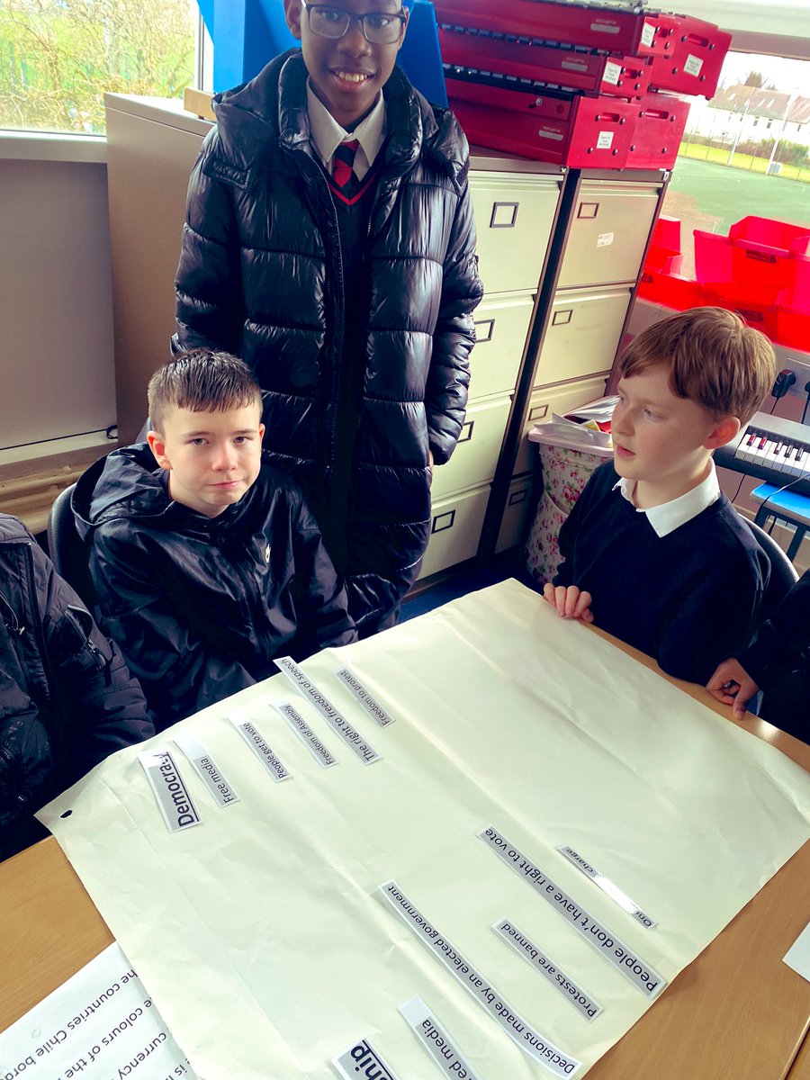 What an afternoon with the S1 IDL bunch! We tackled some heavy topics surrounding democracy vs dictatorship, socialism vs capitalism and left and right wing political ideologies! We have started studying Pinochet and the power of protest and referendum ! 🇨🇱 @GovanHighSchool