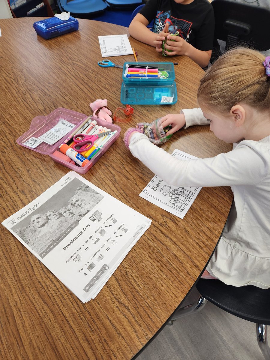 BrookeCandra's tweet photo. Learning about Barack Obama for President's Day and Black History Month! #BeEvergreen https://t.co/JnjT8Tz6tj