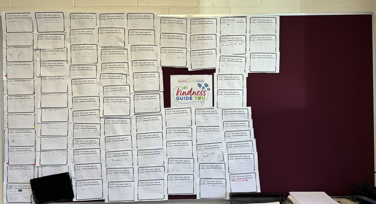 annaforcelledo's tweet photo. Kicked off our #RandomActsOfKindnessWeek Wednesday & am LOVING all of the ways our students are pledging to #SpreadKindness this week!
😍😍😍
#RSMSRocks #PhysEd #HealthEd #healthmovesminds
#LetKindnessGuideYou❤️
@SHAPE_America @RSDHPE https://t.co/eMgC3tbSDn