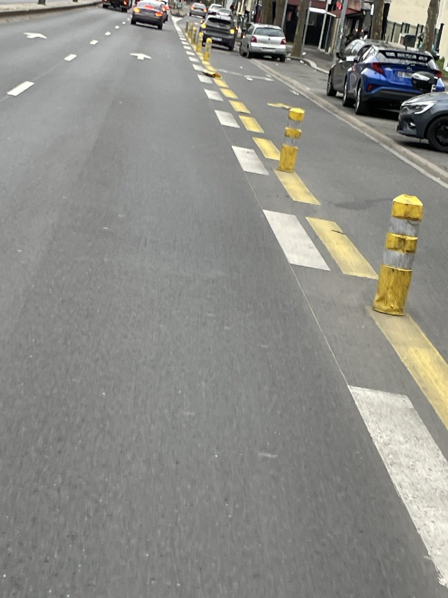 Lazaret1981's tweet photo. @Marine_Lgd @MDBIDF @VeloIdF @hautsdeseinefr @valdemarne_94 @le_Parisien Département des Hauts-de-Seine @hautsdeseinefr , nous voulons de la #Sécurité à vélo, et vous en avez les moyens !
#Stop aux véhicules garés sur la #BandeCyclable : #VidéoVerbalisation et autres actions !!! Danger ! ⚠️ ‼️
@MaudBregeon #GeorgesSiffredi @MDB_BB https://t.co/erJtiuctrP