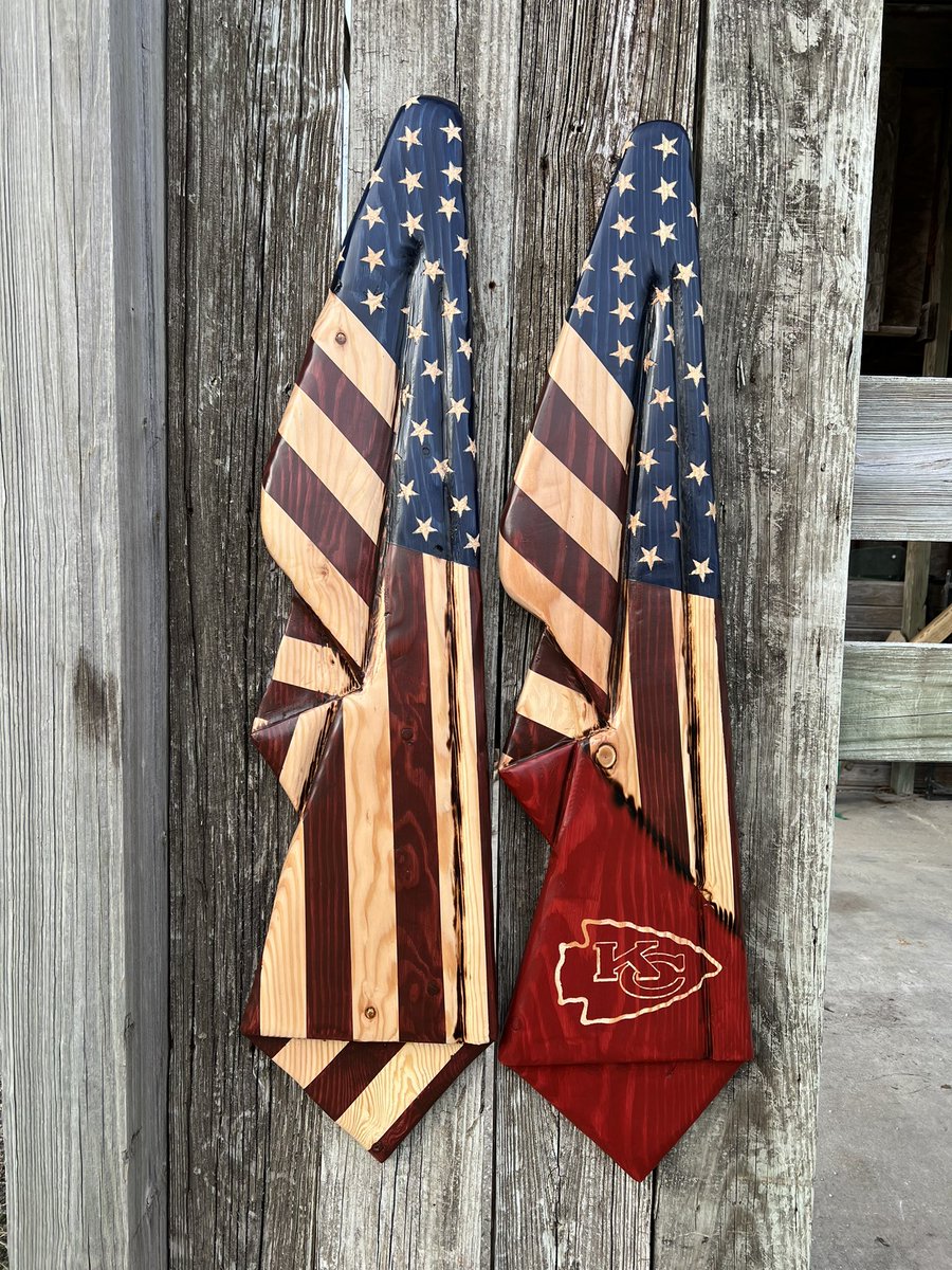 AlphaGalDesigns's tweet photo. Twitter has me limited to 4 photos so here is 5 flags that went out recently 

#ChecksUsOutOnFacebook #WoodenFlag #woodworking #PheasantsForever #USAirForce #Chiefs #USA https://t.co/pj6TXQqwjH