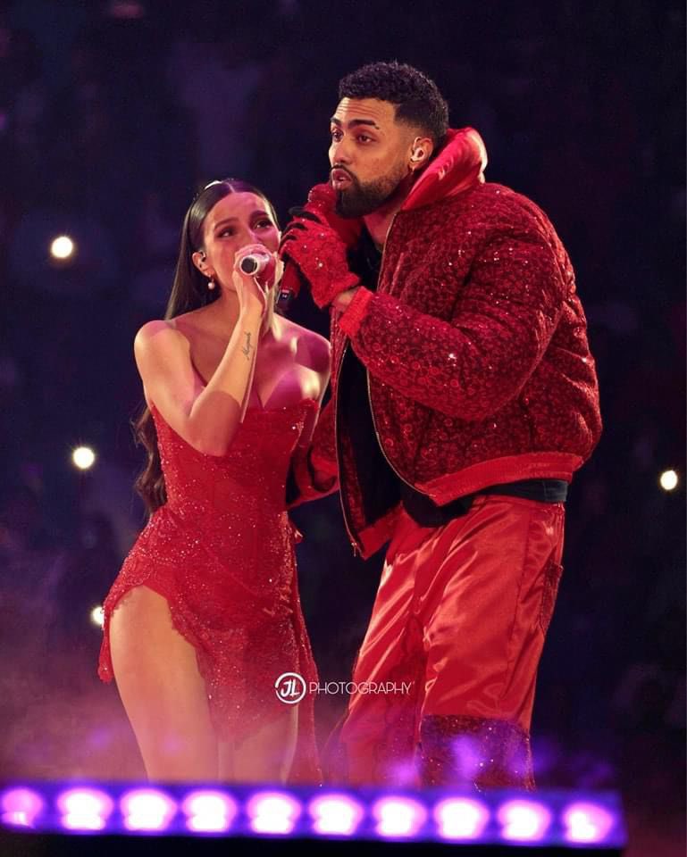 stylistjuani's tweet photo. The GODDESS Zhamira Zambrano Music wearing Raúl Jafet and styled by Juan Pablo 🌟

What an ICONIC moment 🫶 #porsiempre #ZhamiraZambrano #jaywheelerpr #ColiseoPR https://t.co/u8jSbSRjtl