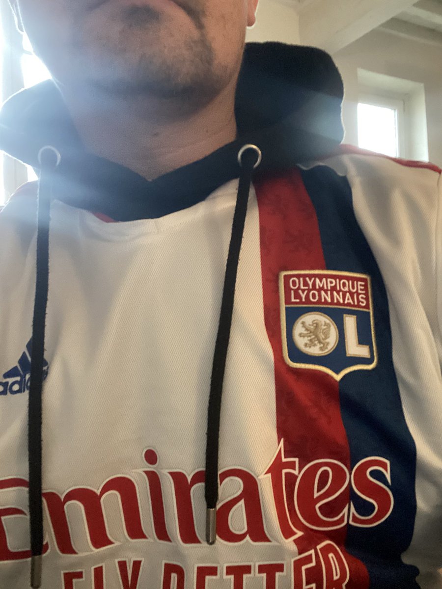 Polo_Malinic's tweet photo. 🔴🔵 Bon sang j’ai hâte !
🤩 Ce soir en plus, j’emmène le gone pour la première fois au stade et donc sa première fois en virage !
On compte sur l’@OL pour que ce soit une belle soirée ! 👏
@RougeEtBleu
#OLNICE https://t.co/gn9KE6y3ch