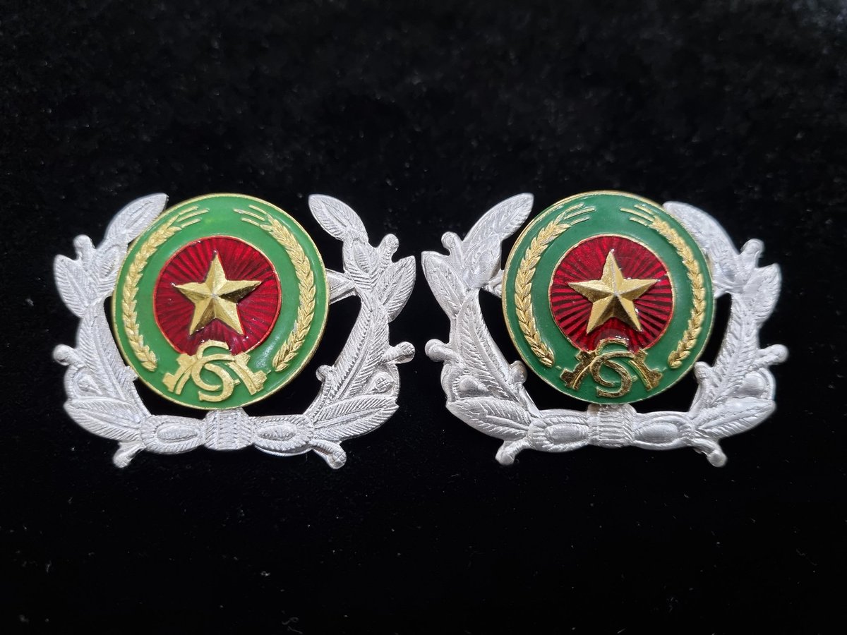 comradecuong's tweet photo. I just received these 2 very good condiction old type 2 pieces Vietnam People's Police cap badge on this Friday February of 2024 today (🇻🇳 time zone) 😃🇻🇳👍
•
#PoliceCapBadge
#CapBadges #CapBadge
#CapInsignia #Insignia
#帽章 #모표 #帽徽
#Кокарда #Kokarde
#Čepicový #Sapkajelvény https://t.co/A9f1GAWvoC