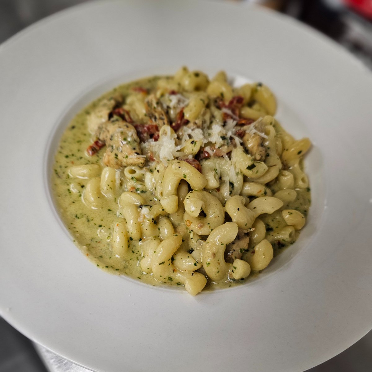 TRTrattoria's tweet photo. Comfort food Friday. Pollo Pesto Cavatappi. House-made cavatappi noodles, Italian roasted chicken, pesto cream sauce, sundried tomatoes, mozzarella, parmesan, garlic, chili flakes, served with warm focaccia bread.  See you soon!

#cavatappi #wolfville #wheninwolfville❤️ https://t.co/YPlCJPf80T