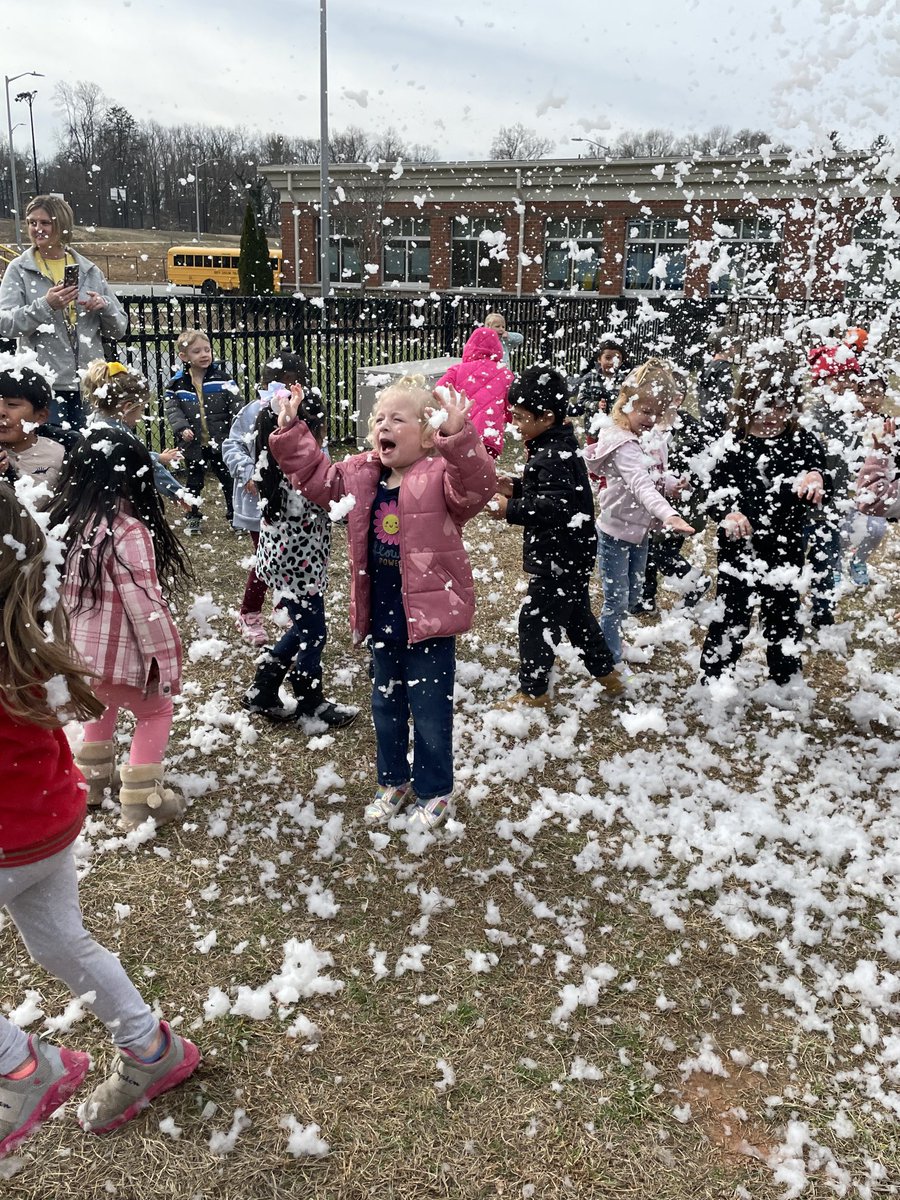 Our ⁦<a href="/MVESBobcats/">MVESBobcats</a>⁩ finally got a “snow day.” They were so excited! Thank you ⁦<a href="/BurkeCoSchools/">BCPS</a>⁩ for making this possible for our Pre-K students. #allinbcps